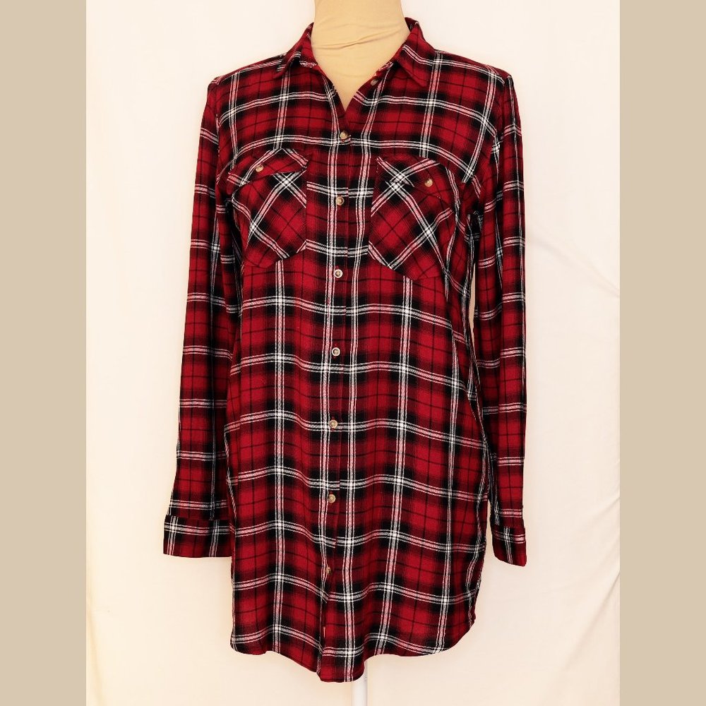 Long-sleeved, button-down shirt dress